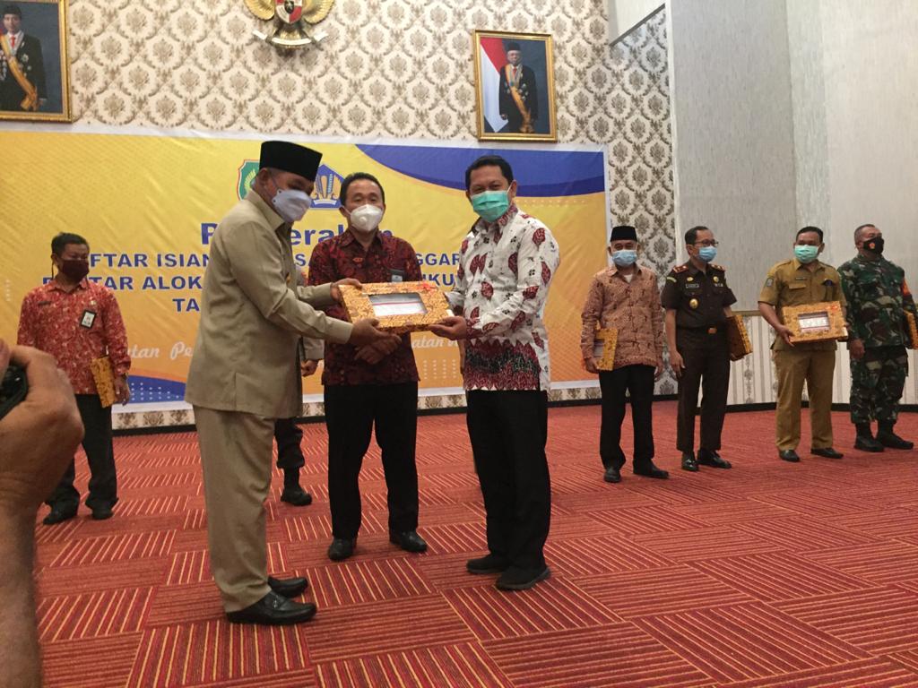 Rektor Unkhair Terima DIPA Tahun 2021