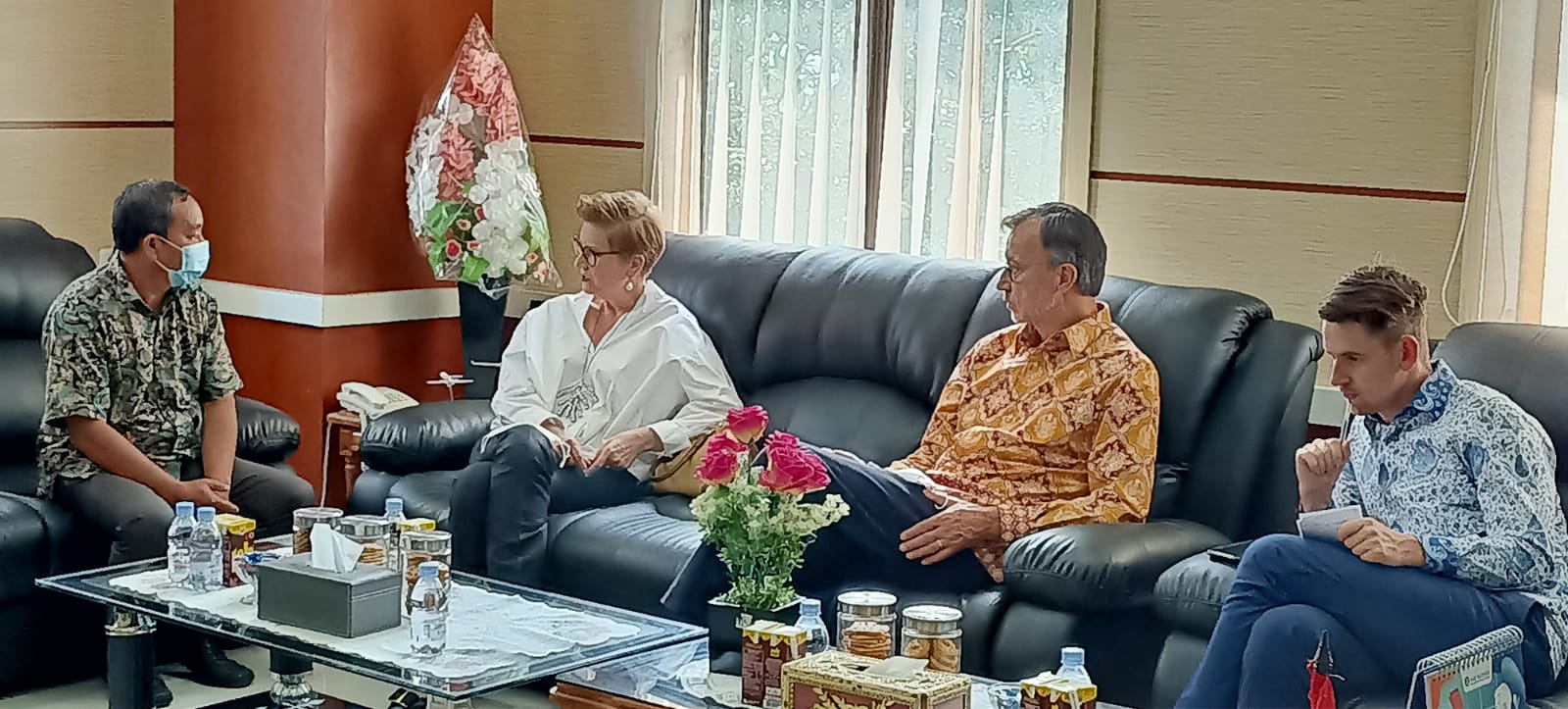 Rektor Unkhair Terima Kunjungan Dubes Polandia