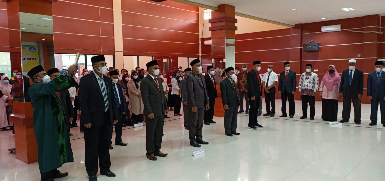 Rektor Unkhair Lantik Wakil Rektor, Dekan, Direktur Pascasarjana dan Ketua Lembaga