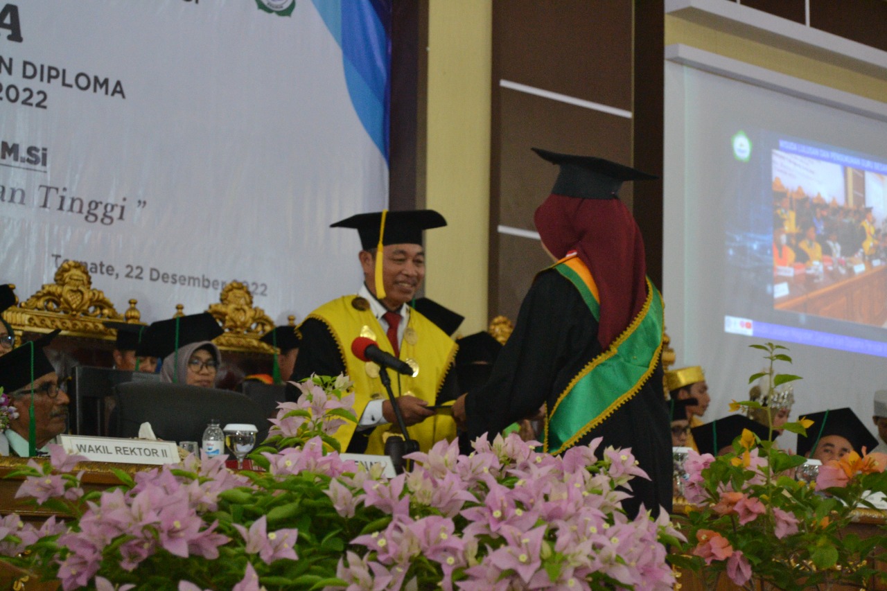 Unkhair Gelar Wisuda Periode III Tahun Akademik 2021/2022