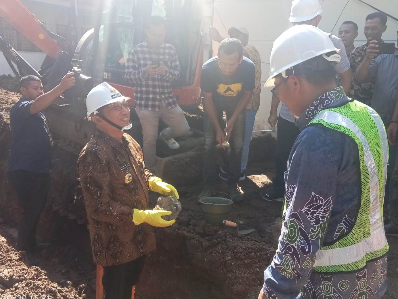 Wali Kota Ternate Letakkan Batu Pertama Pembangunan Gedung Perpustakaan FH Unkhair