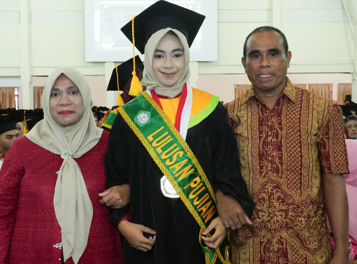 Sonia Buyung, S. Ked, Wisudawati Terbaik dan Tercepat, Ternyata Anak Seorang Buruh Petani