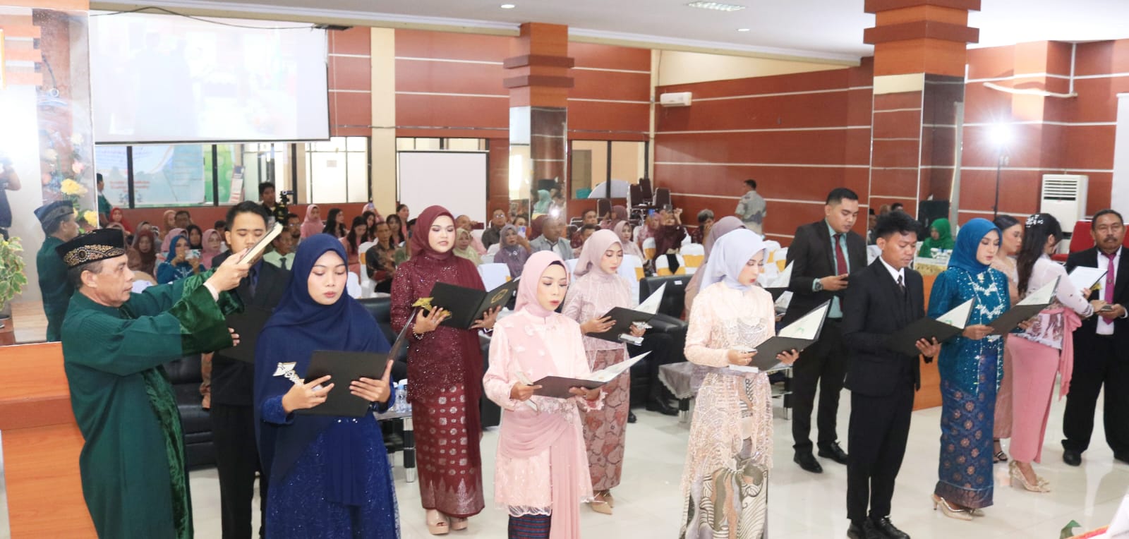 FK Unkhair Angkat Sumpah 12 Dokter Baru