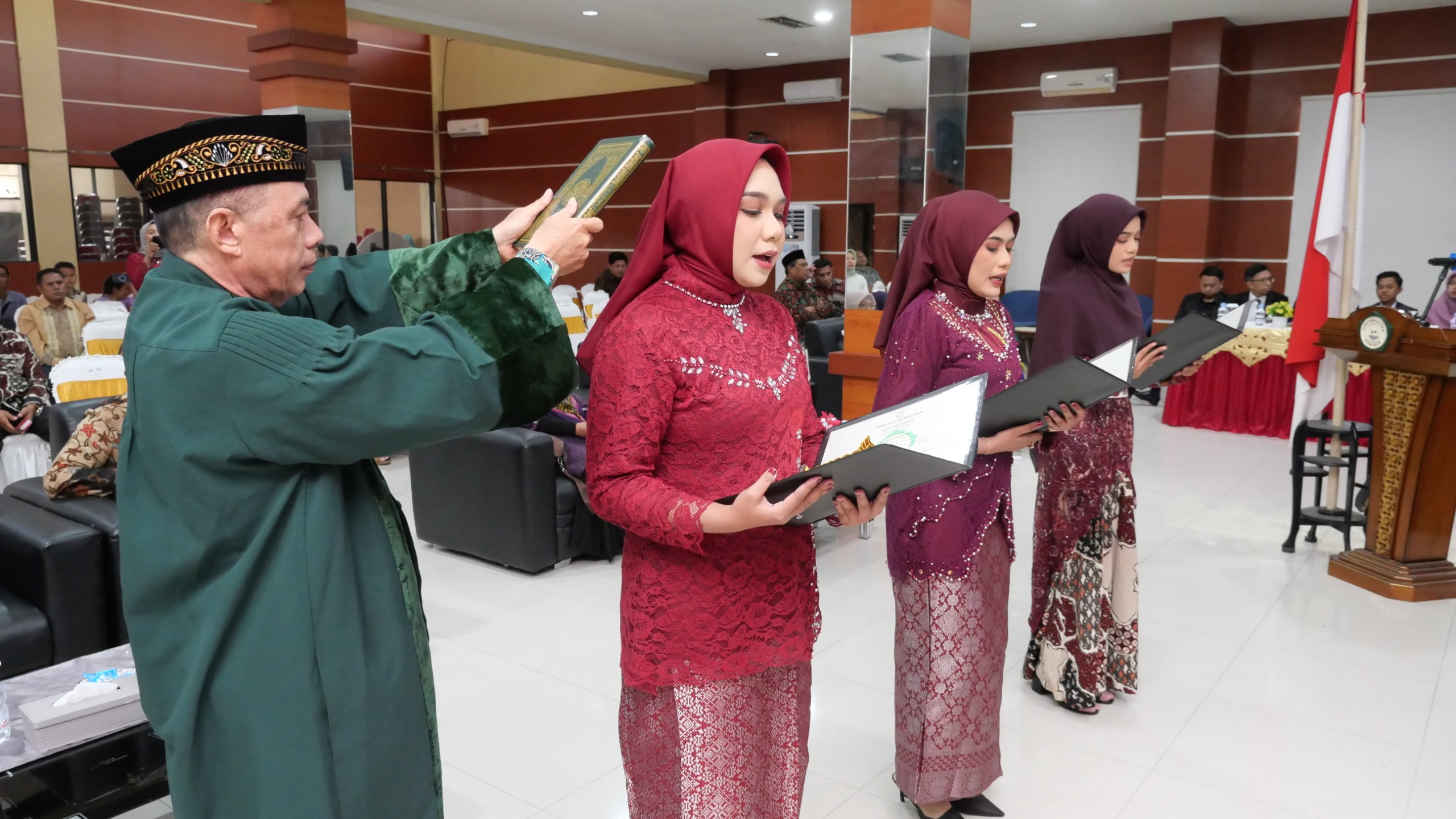 FK Unkhair, Angkat Sumpah Tiga Dokter Baru
