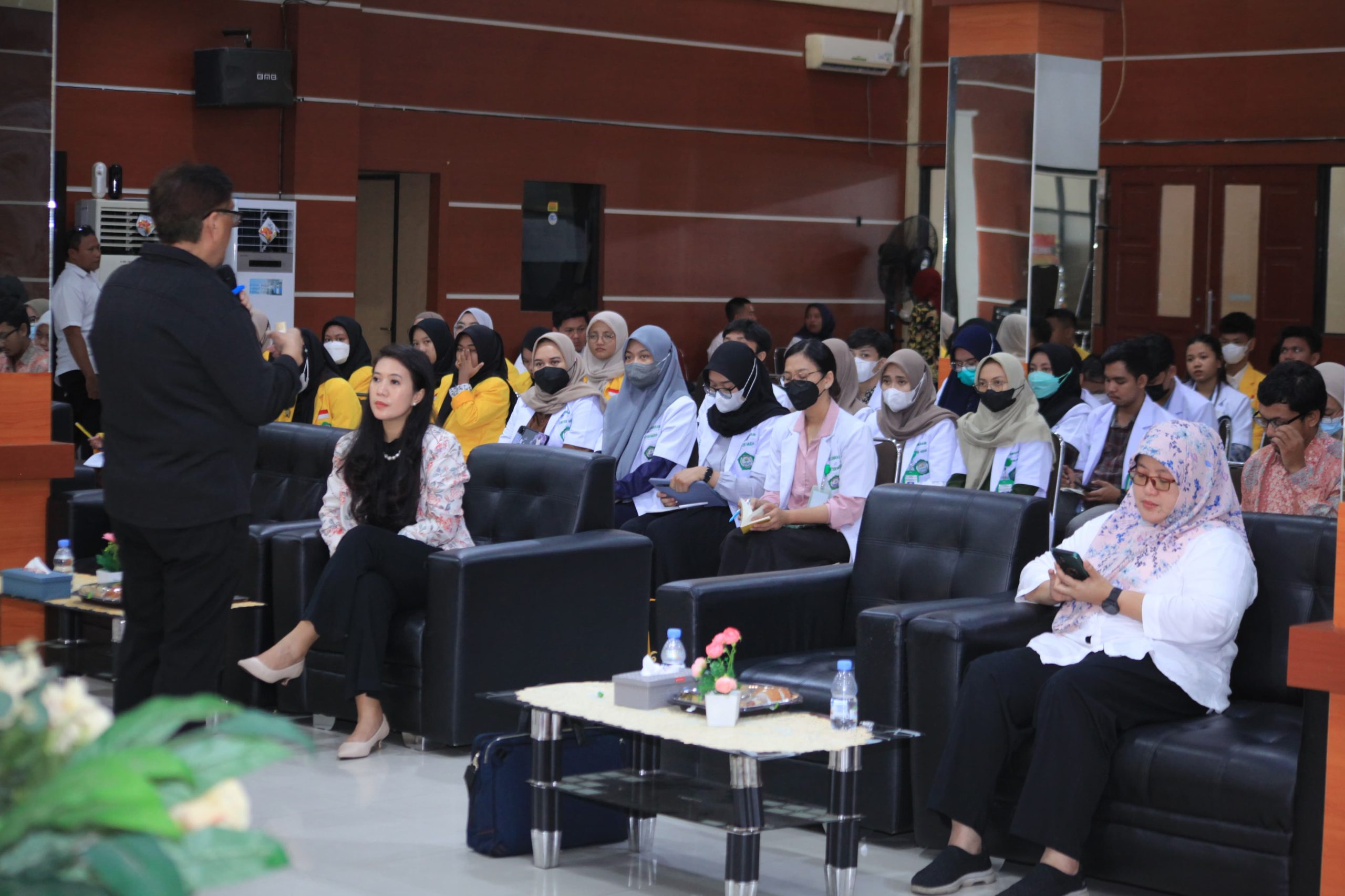 Prodia Bikin Kuliah Tamu di Unkhair, Bahas Peran Albumin Terkarboksilasi dalam Pengujian Darah