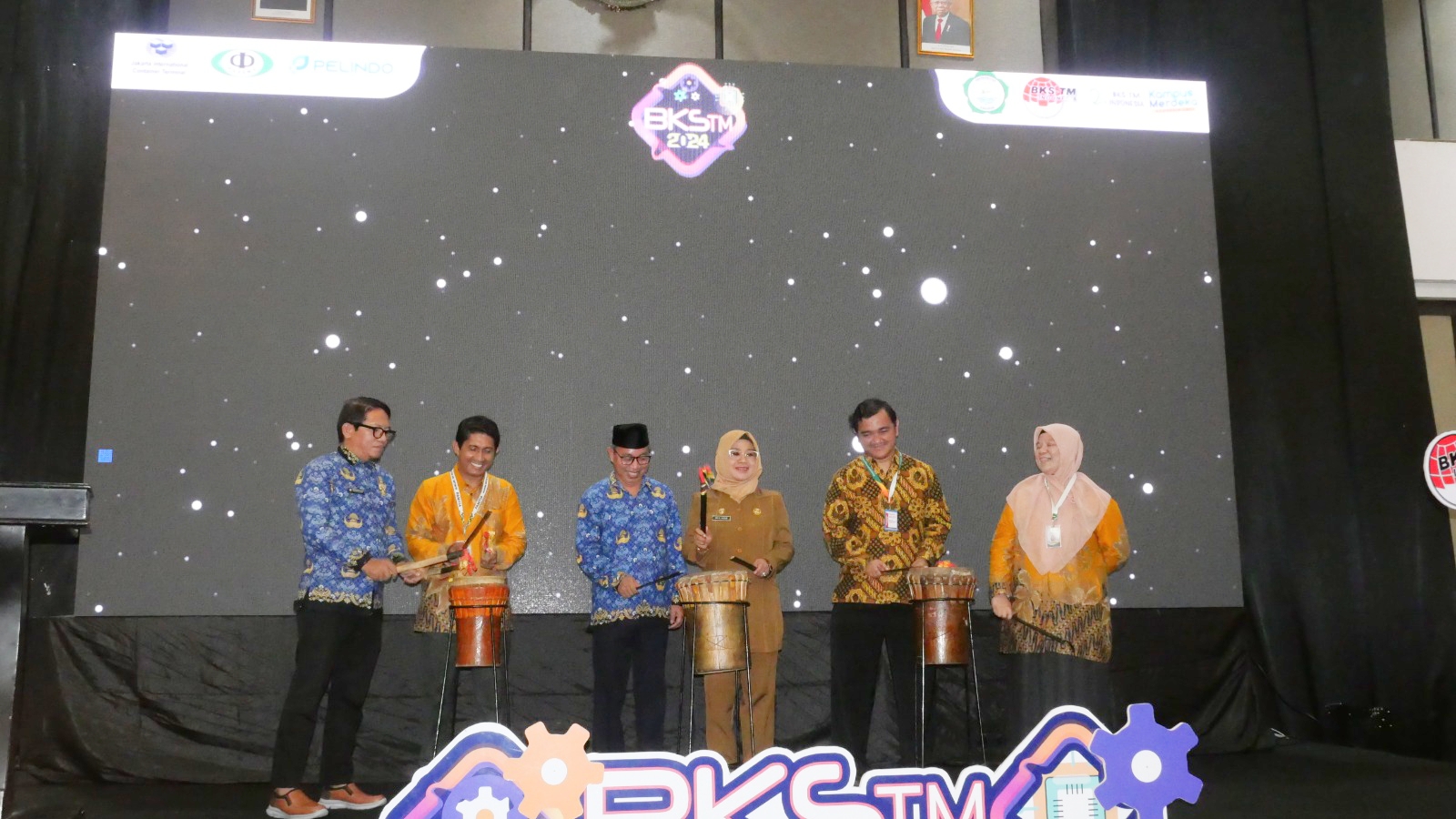 BKSTM dan Seminar Nasional Tahunan Teknik Mesin Ke-XXII Resmi dibuka di Unkhair