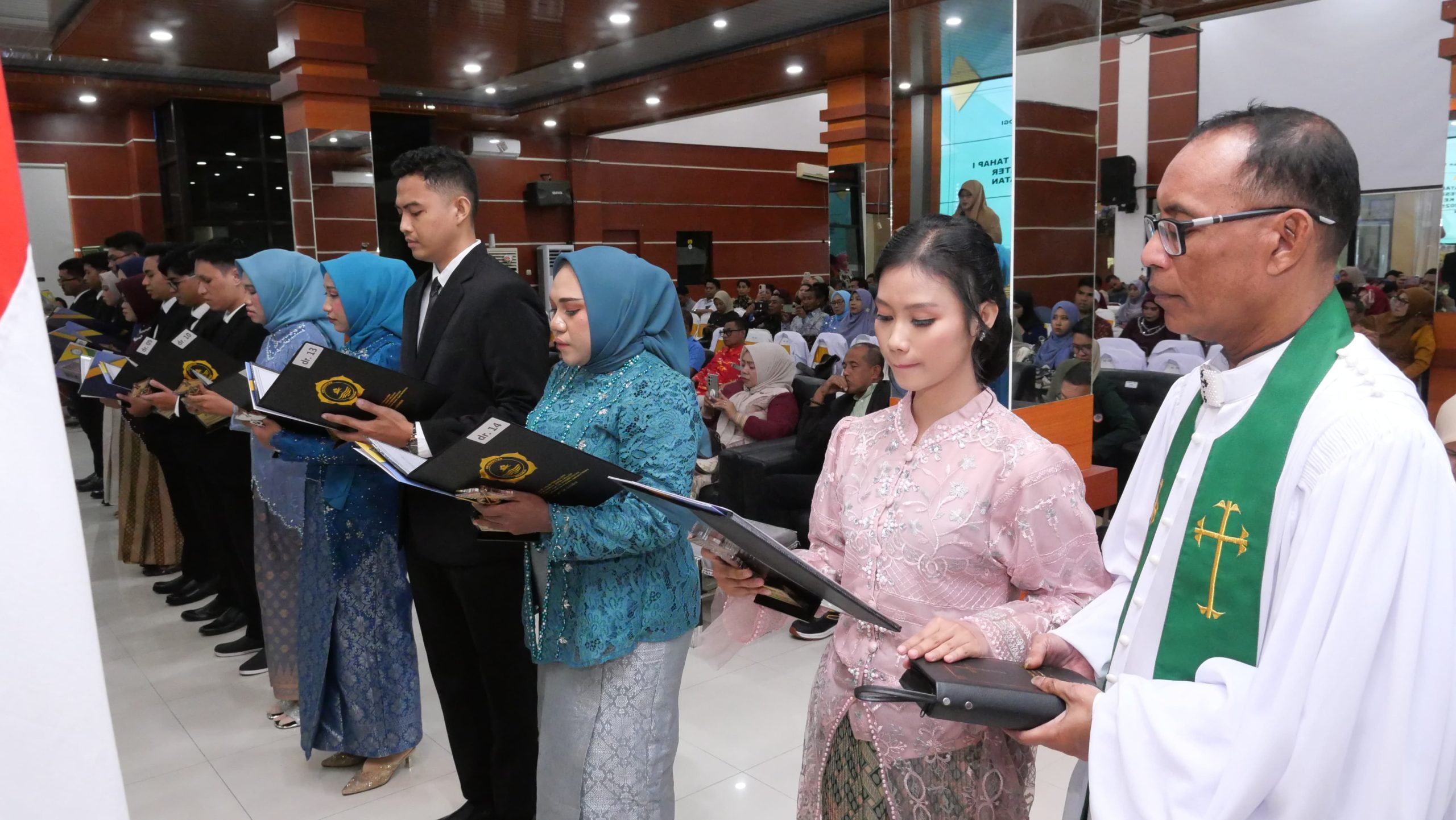 Rektor Unkhair Apresiasi 14 Dokter Baru: Pengabdian Profesional dan Etika Medis Jadi Prioritas