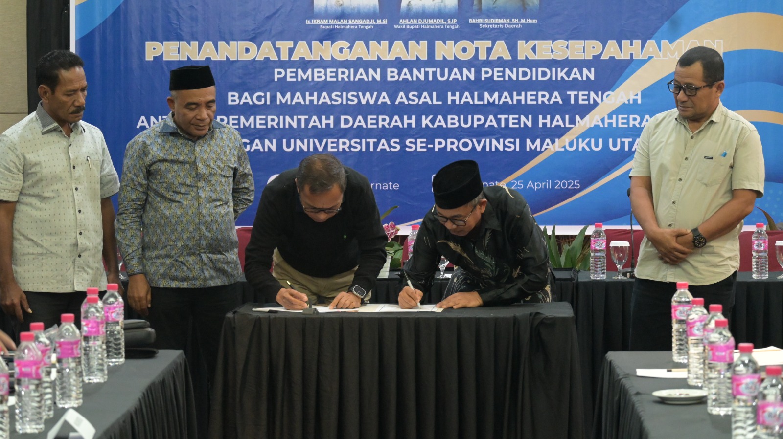 Pemkab Halteng Teken MoU dengan 15 Perguruan Tinggi, Siapkan Beasiswa bagi Mahasiswa Asal Daerah