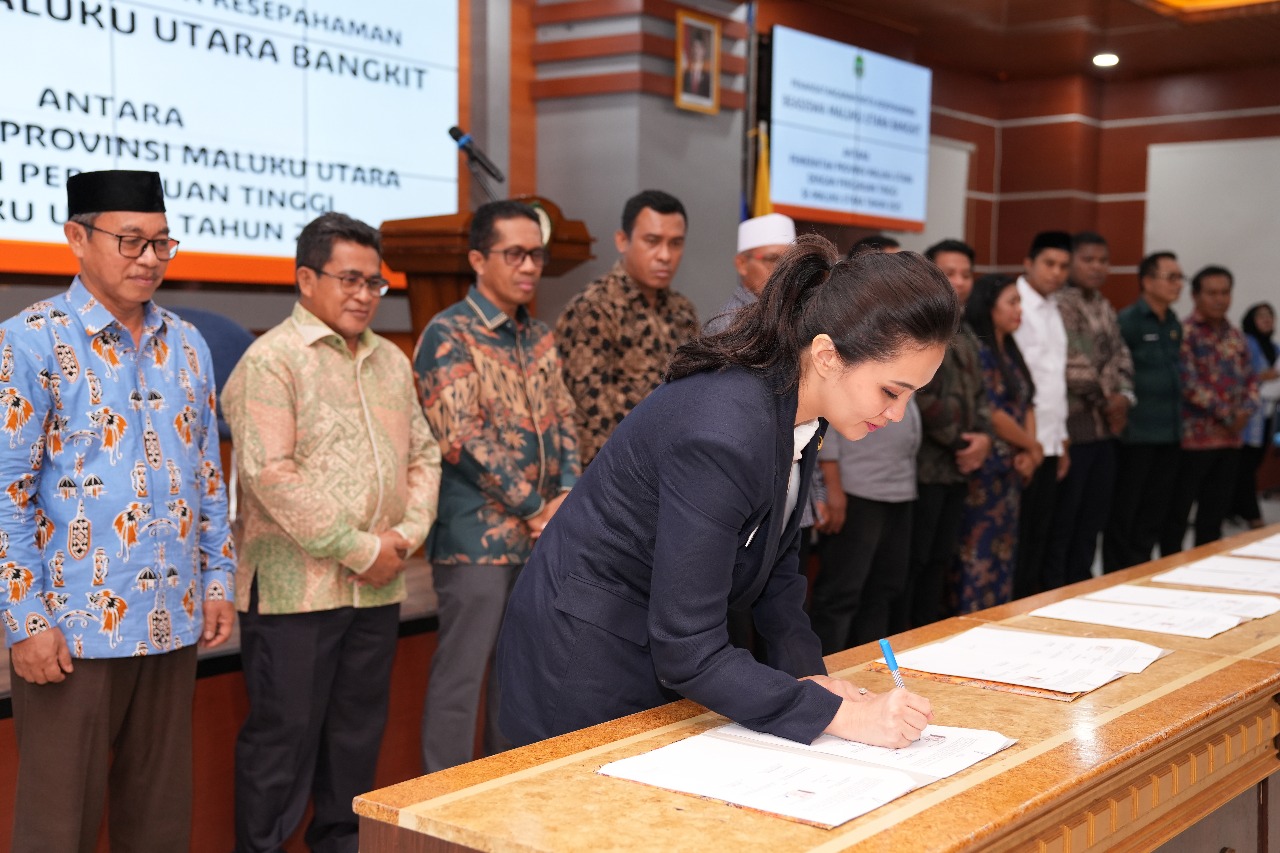 Gubernur Malut Teken MoU Beasiswa dengan 27 Perguruan Tinggi, Rektor Unkhair: Ini Komitmen Kemanusiaan