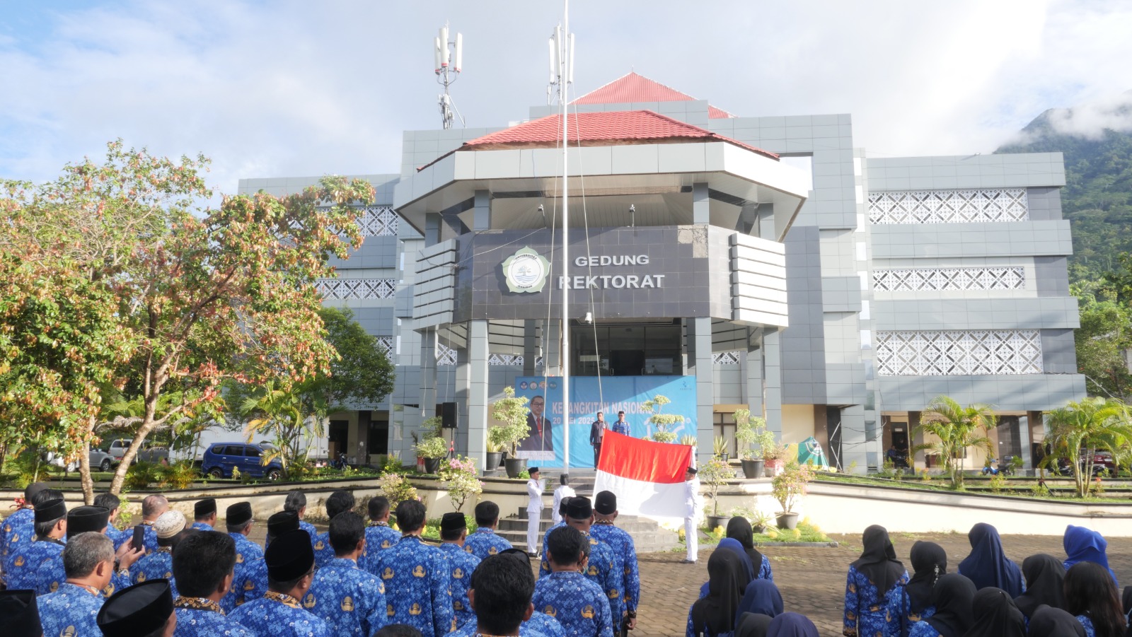 Rektor Unkhair Pimpin Upacara Peringatan Ke-117 Hari Kebangkitan Nasional