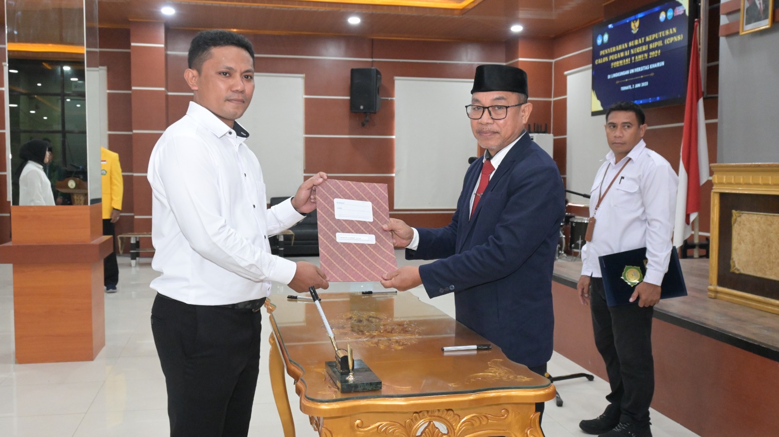 106 ASN, PPPK, dan CPNS Unkhair Terima SK, Satu Pejabat Fungsional Resmi Dilantik