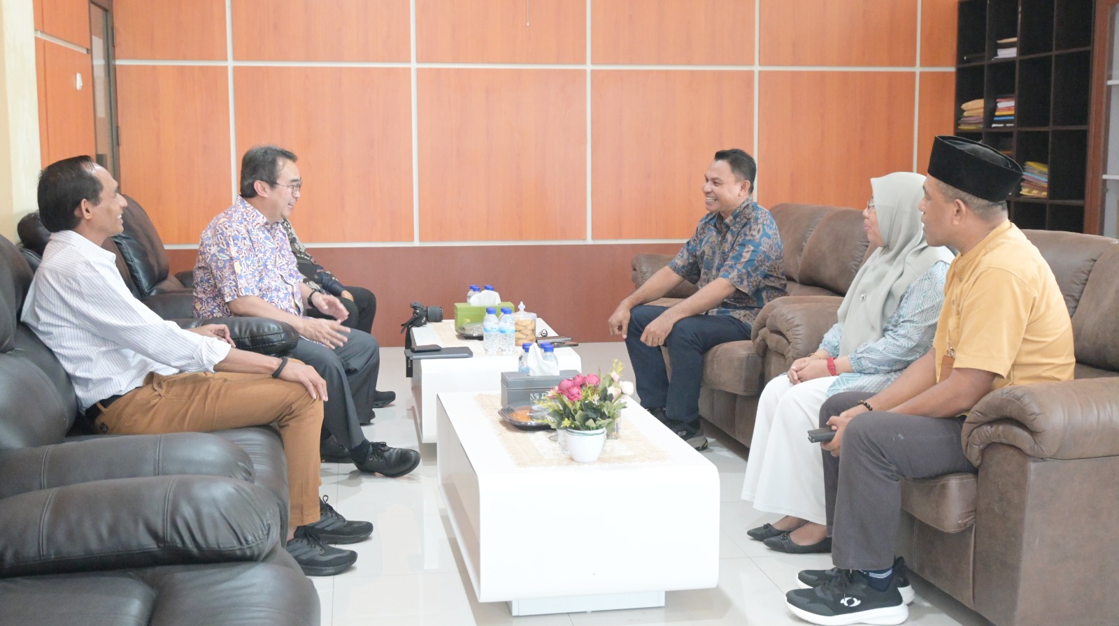 Rektor Unkhair Terima Kunjungan Wakil Rektor IPB University, Bahas Kerja Sama Riset dan Pascasarjana