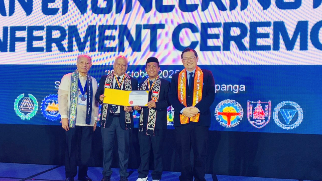 Salah Satu dari 27 Insinyur Indonesia, Akademisi Unkhair Terima Sertifikat Profesional ASEAN di Filipina