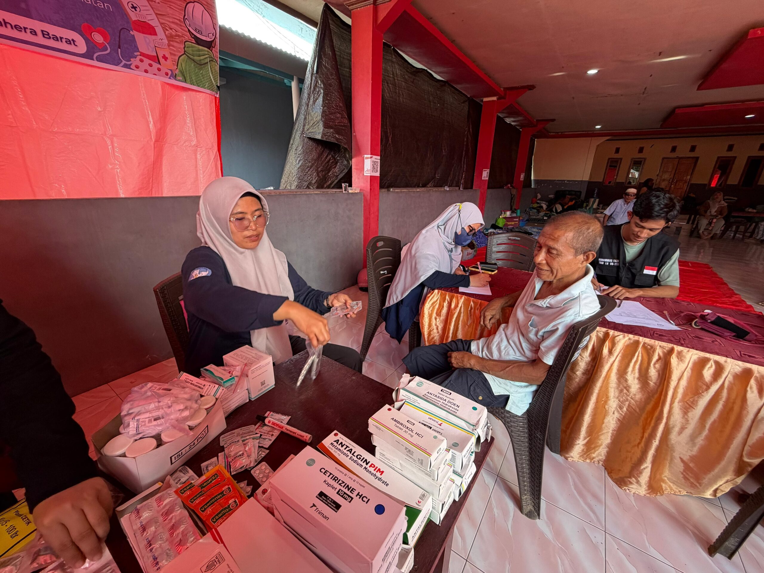 FKIK Unkhair Dampingi Warga Pascabanjir di Kecamatan Ibu Halbar