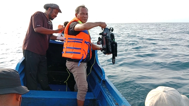 Pencarian Dr. Wildan, Unkhair Kerahkan Drone Bawah Air dan DJI Mavic di Perairan Halsel