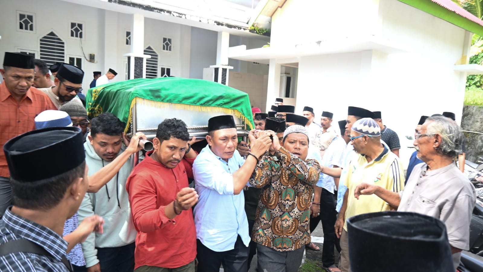 Rektor Unkhair Sampaikan Duka Mendalam atas Wafatnya Dekan FEB