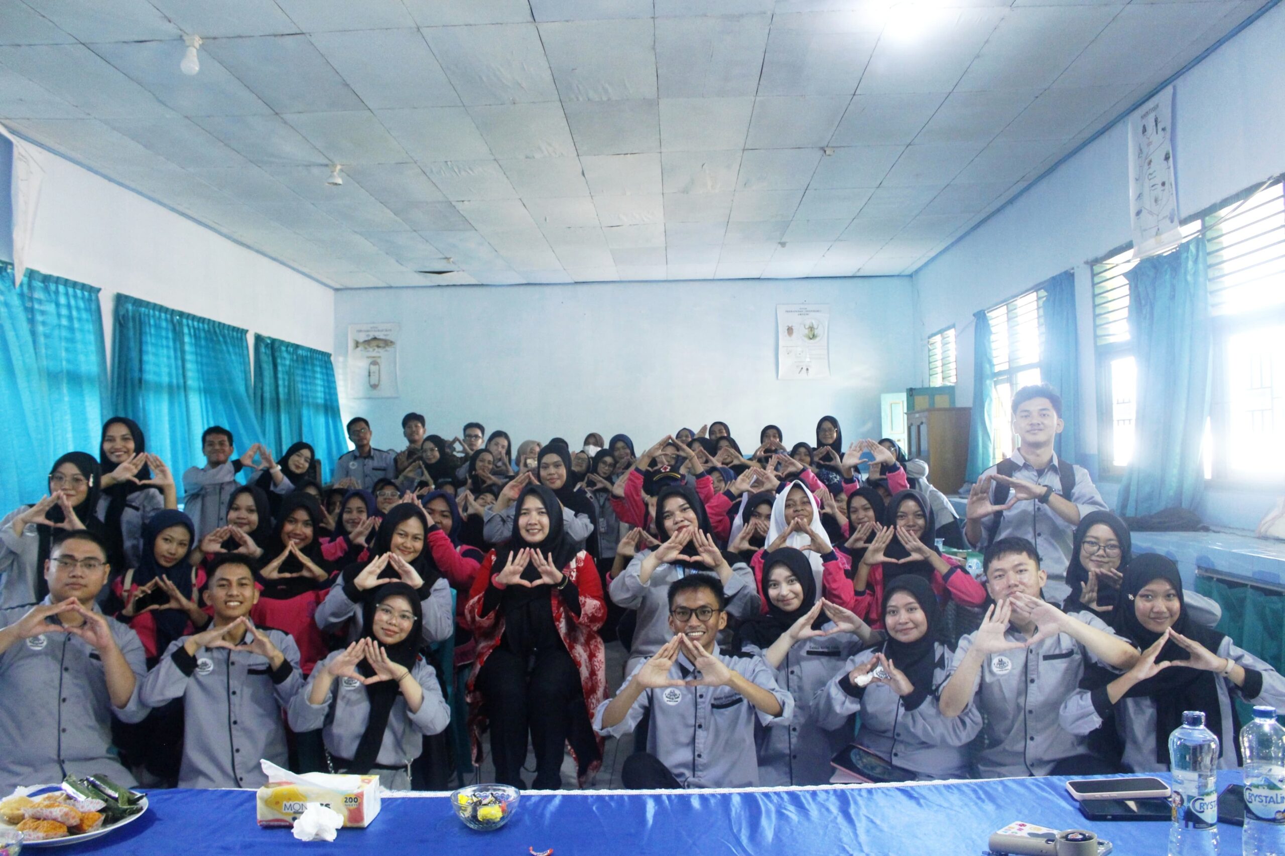 Cegah Anemia Remaja, AMSA-Unkhair Gelar Edukasi dan Deteksi Dini di SMAN 3 Ternate