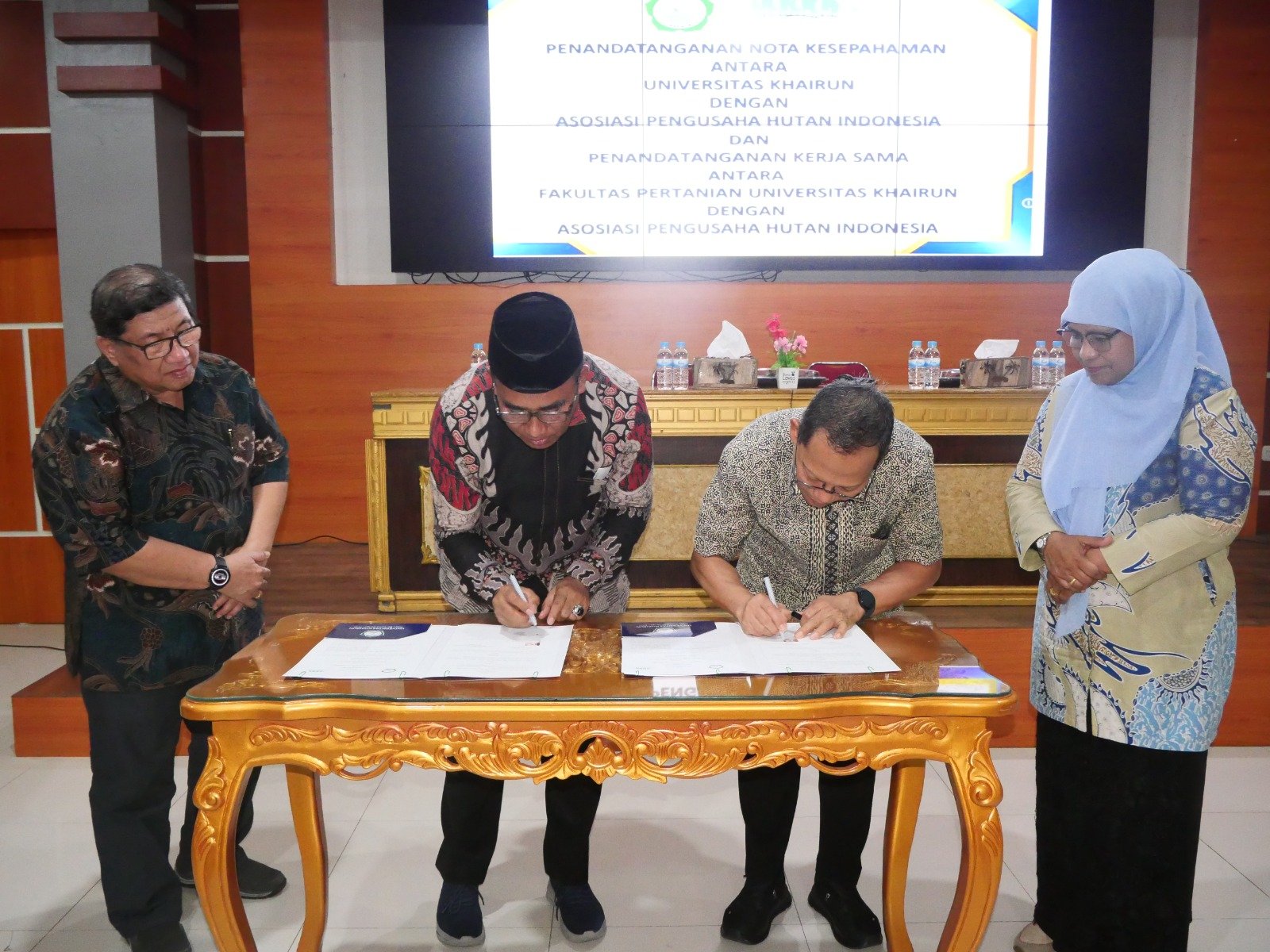 Unkhair dan APHI Teken MoU, Dorong Magang Mahasiswa hingga Pengembangan Hutan Pendidikan