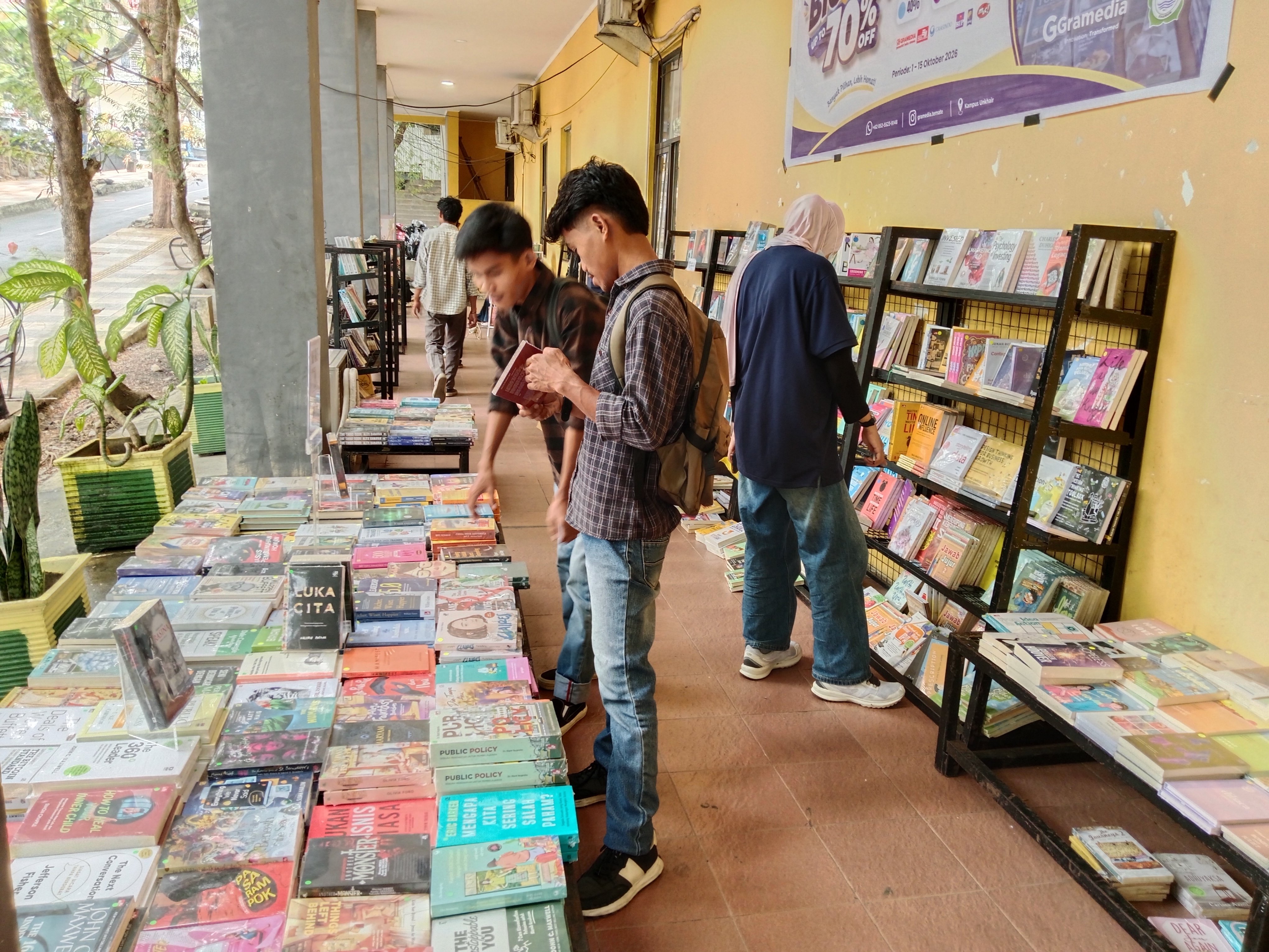 Perpus Unkhair Hadirkan Big Sale Gramedia, Diskon Buku hingga 70 Persen